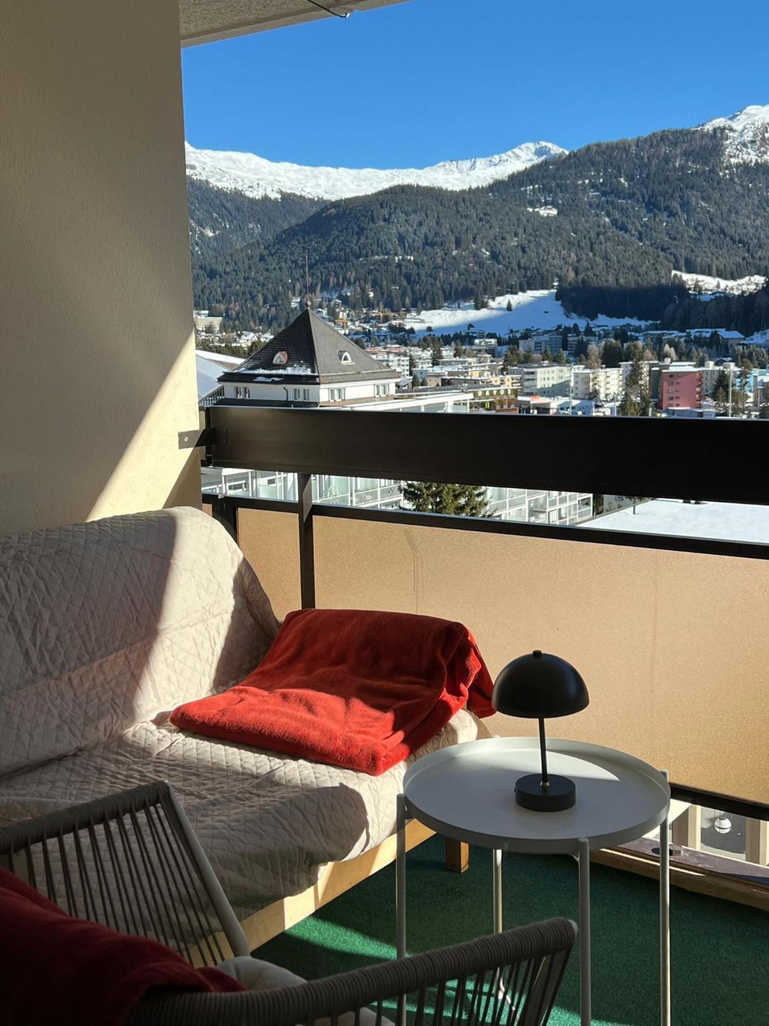 New Renovated Apartment In Center Of Davos Bagian luar foto