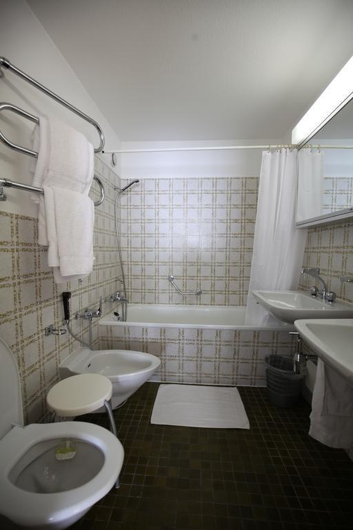 New Renovated Apartment In Center Of Davos Bagian luar foto