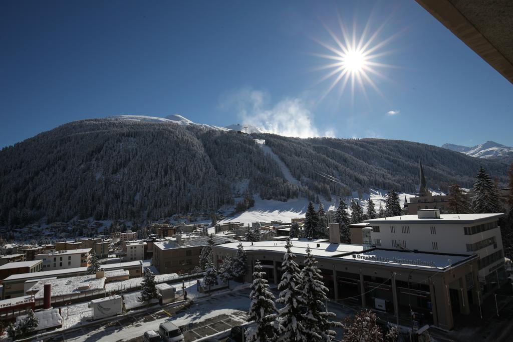 New Renovated Apartment In Center Of Davos Bagian luar foto