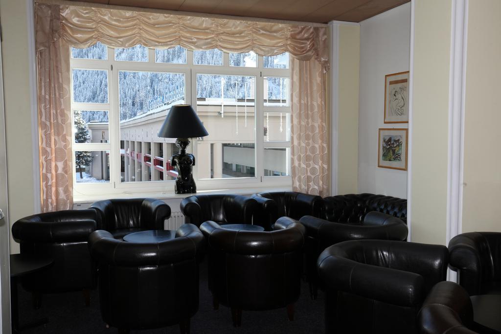 New Renovated Apartment In Center Of Davos Bagian luar foto