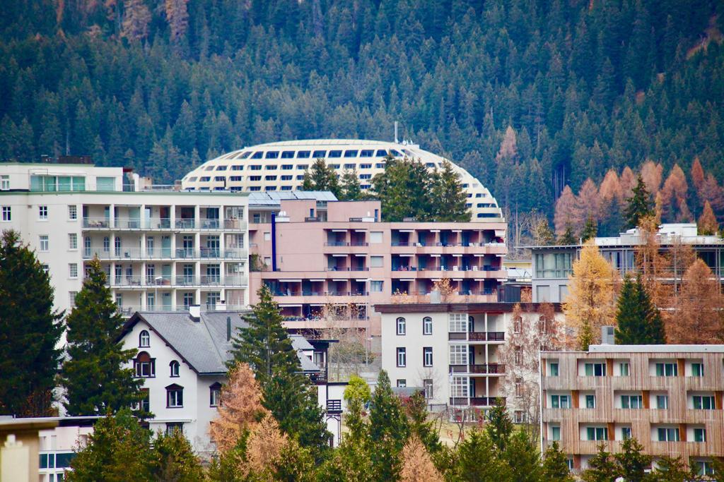 New Renovated Apartment In Center Of Davos Bagian luar foto